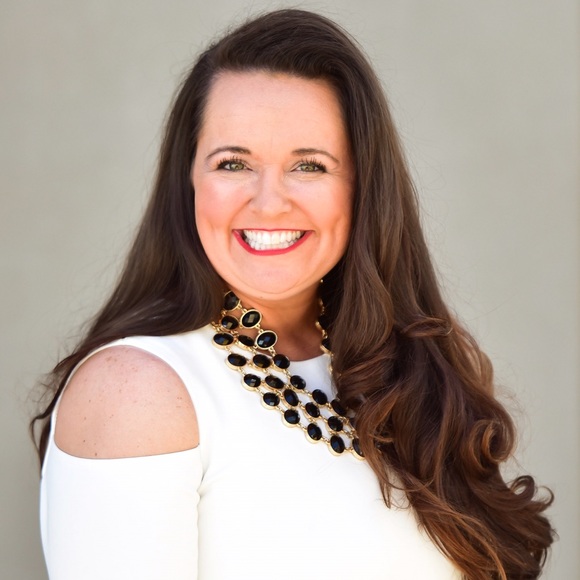 Meet your Posher, Kristen - Picture 1 of 1