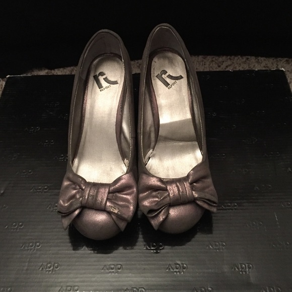 Size 5.5 metallic bronze wedge