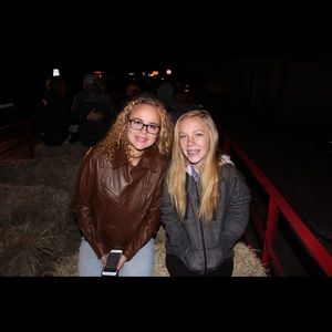 Meet your Posher, Avary