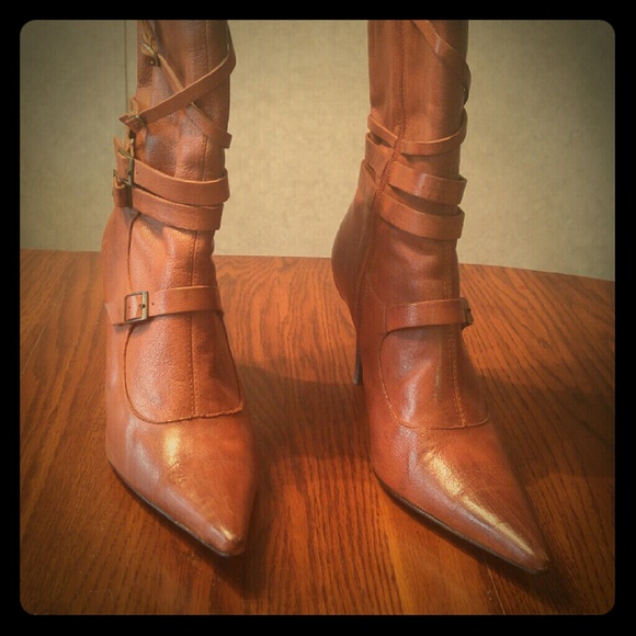 Dollhouse boots size 10