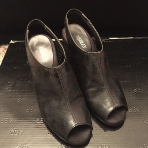 Weathered Black peep toe Aerosole heels