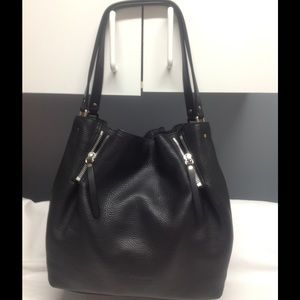 Burberry Maidstone Tote 100% Authentic