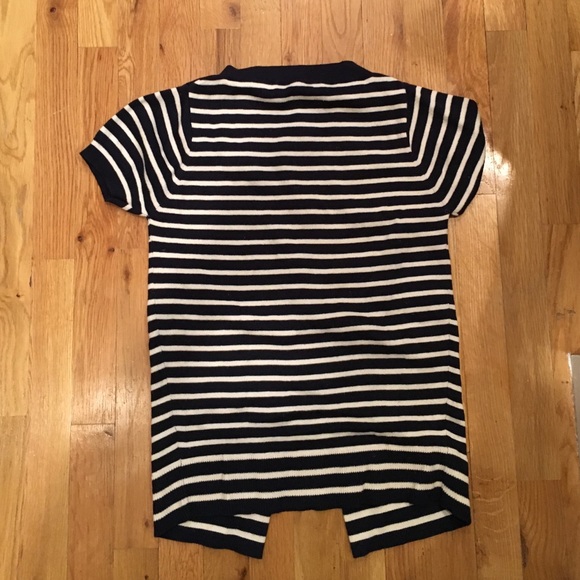 Farthi blue and white button down open navel top - Picture 2 of 4