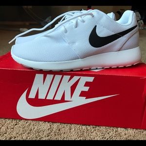 Nike Roshe One - never worn