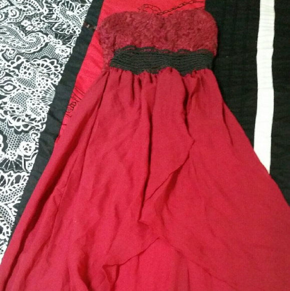Red dress - Picture 1 of 2