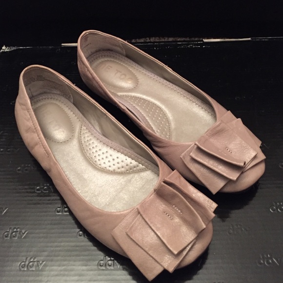 Gray Me Too ballet flat