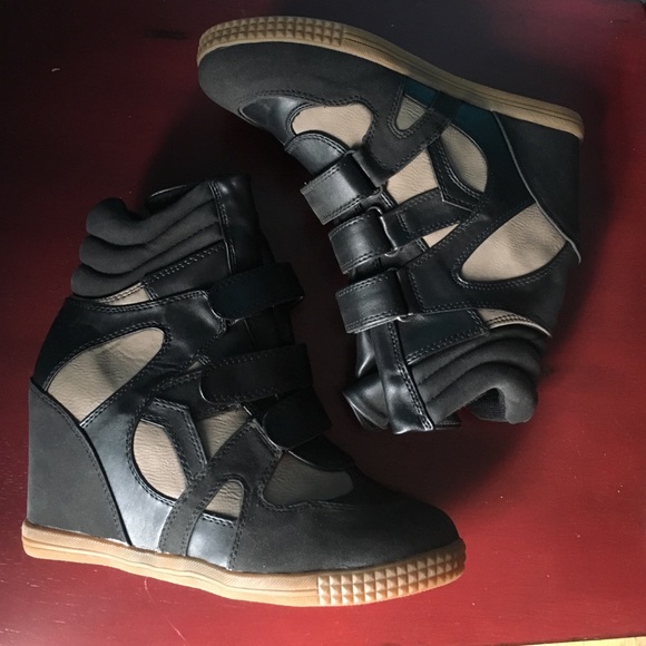 Shoe dazzle woman's size 7 heel sneakers - Picture 1 of 4