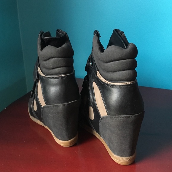 Shoe dazzle woman's size 7 heel sneakers - Picture 4 of 4