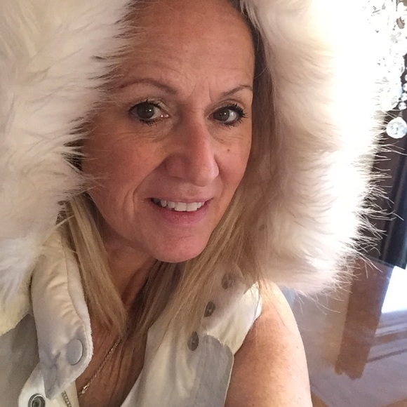 Gap White Ski Vest