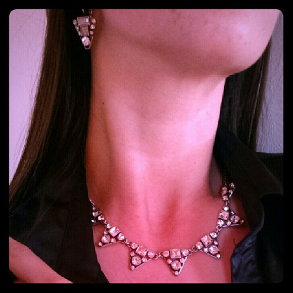 Geometric Crystal Collar w/Matching Earrings