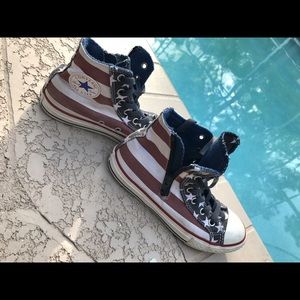 CONVERSE ALL STAR Kids sneaker, size 2