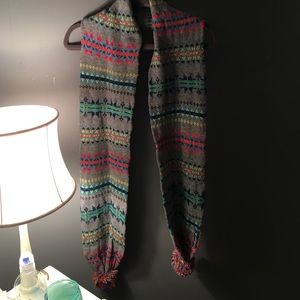 American Eagle Gray Scarf With Colorful Print
