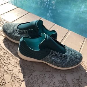 REEBOK Women's slip on sneaker