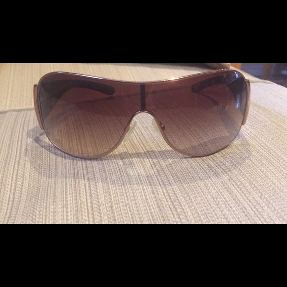 Prada sunglasses with case main image 3