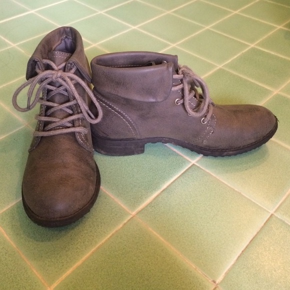 Cliffs by White Mountain Grey Bootie