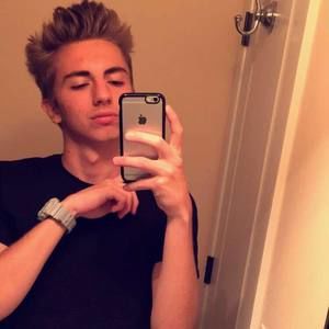 Meet your Posher, Devan