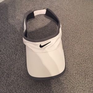 Women's NikeFIT Visor