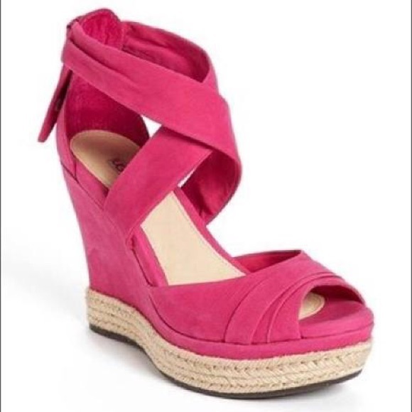 UGG Australia Women's Lucy Sandal Wedge (Suede)