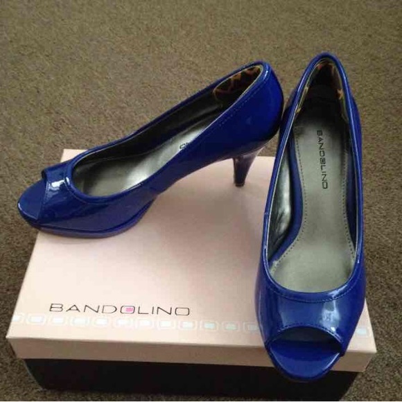 Bandolino designer peep toe heels