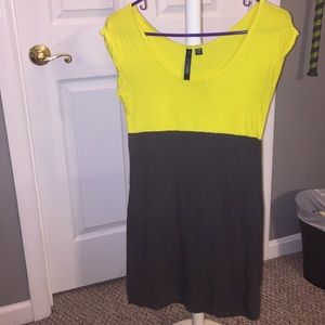 Short sleeve dress