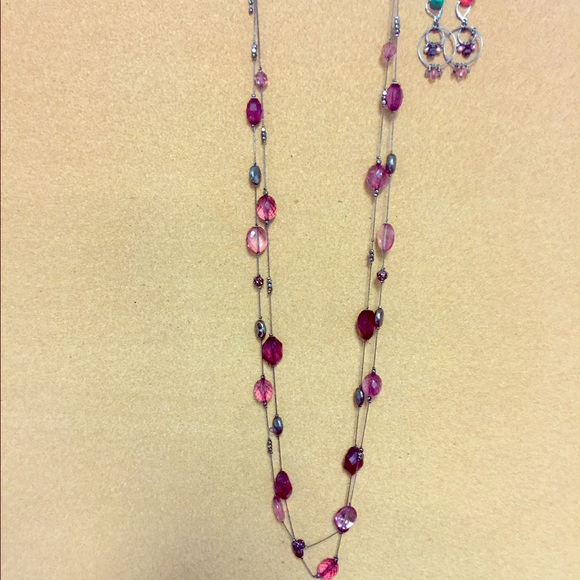 Women's layered necklace & matching earrings