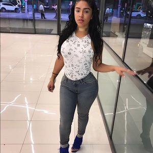 Meet your Posher, Danielle