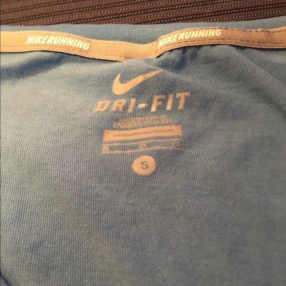Nike DriFit top - Picture 3 of 4