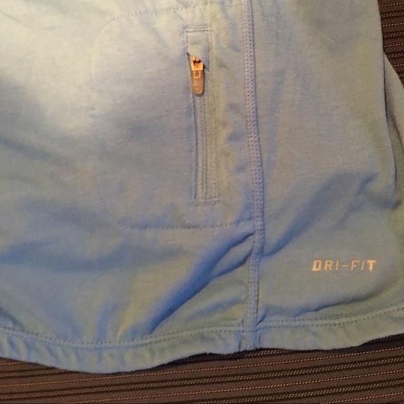 Nike DriFit top - Picture 4 of 4