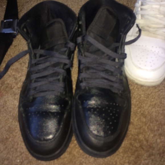 All black jordan 1 highs
