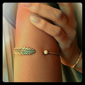 XXI Feather & Dot Arm Band