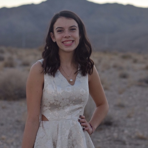 Meet your Posher, Emma - Picture 1 of 1