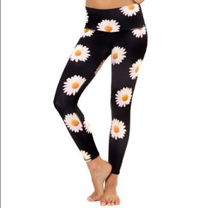 Teeki Daisy Hot Pant