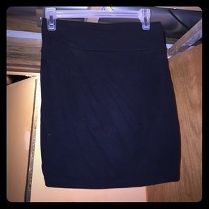 Black bodycon skirt.