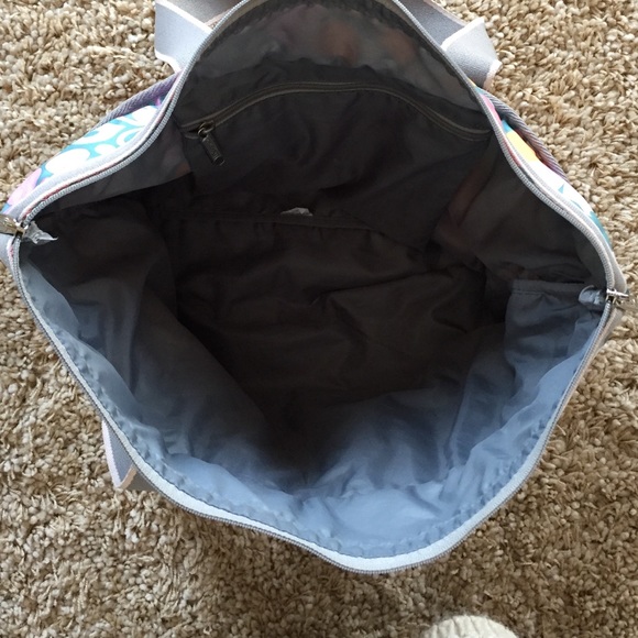 LeSportsac tote - Picture 3 of 3