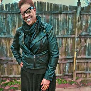 Meet your Posher, Benita