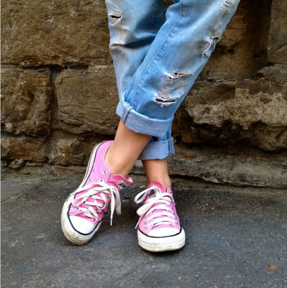 Pink converse