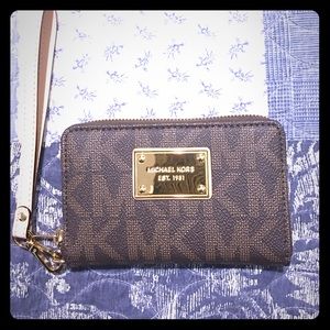 Michael Kors wrislet