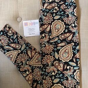 Unicorn Lularoe OS in paisley print 🦄🦄💕