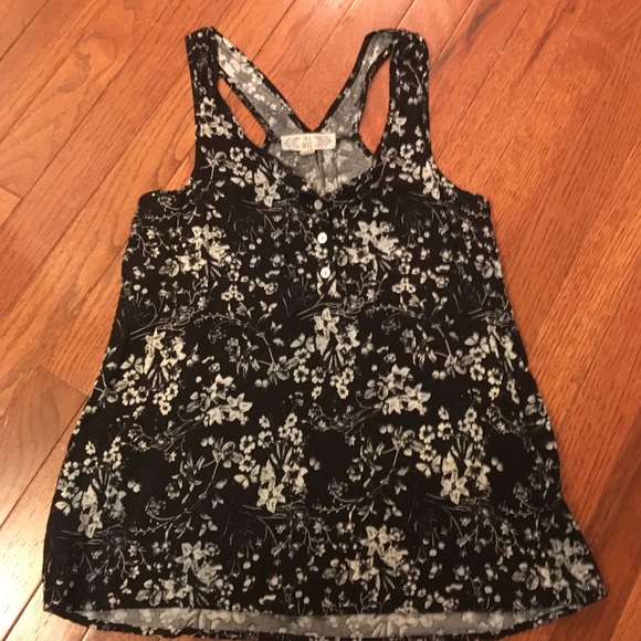 Floral criss cross back tank top