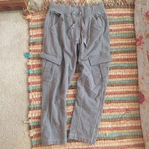 Lululemon Cropped joggers with side leg pockets