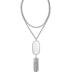Rayne silver necklace in white pearl
