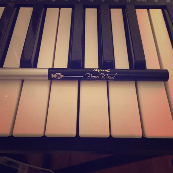 Skone Brow Wand
