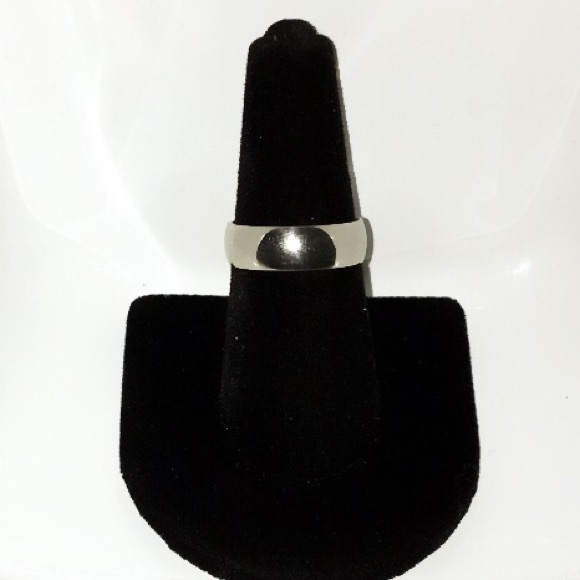 STAINLESS STEEL WEDDING BAND