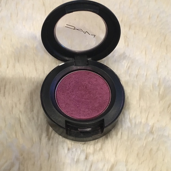 MAC eyeshadow Hepcat (frost)