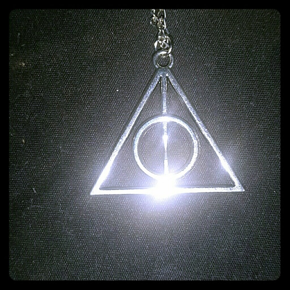 Harry Potter Deathly Hallows Necklace - Picture 1 of 1