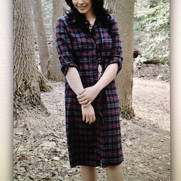 👢Burgundy/charcoal👢 plaid button dress - Picture 2 of 4