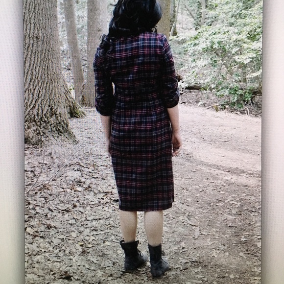 👢Burgundy/charcoal👢 plaid button dress - Picture 4 of 4