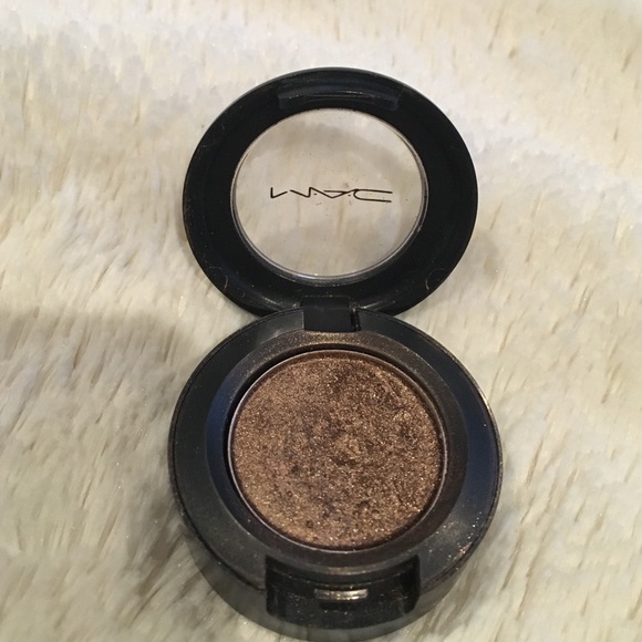 MAC eyeshadow Tempting (Lustre)
