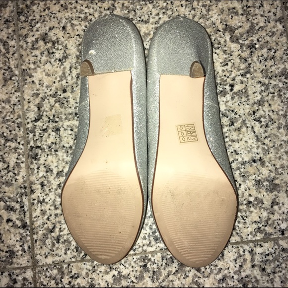 Silver high heels - Picture 3 of 7