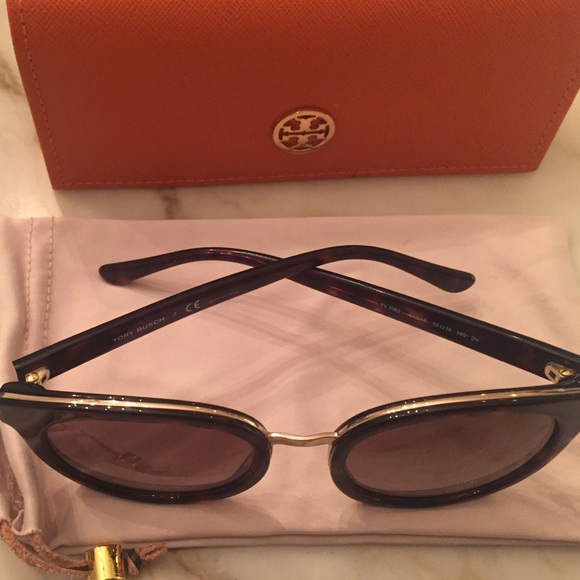 Tory Burch Sunglasses - Picture 4 of 4